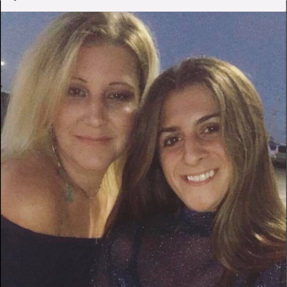 Meet your Posher, Nicole - Picture 5 of 8